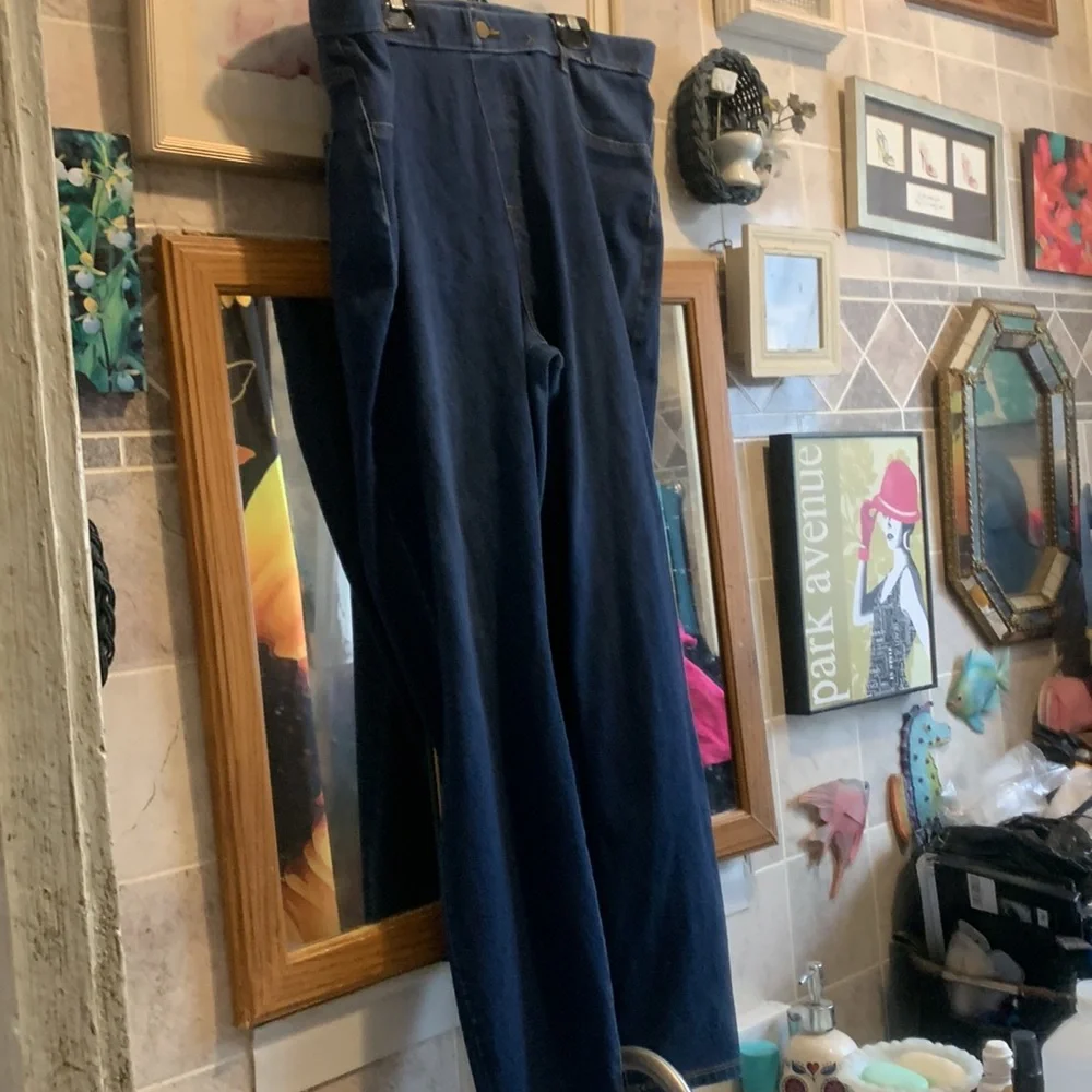 Time and tru Jeans - Picture 2 of 8